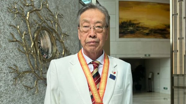 世纪汇通 现场观看阅兵式后，日籍老战士遗属代表这样说